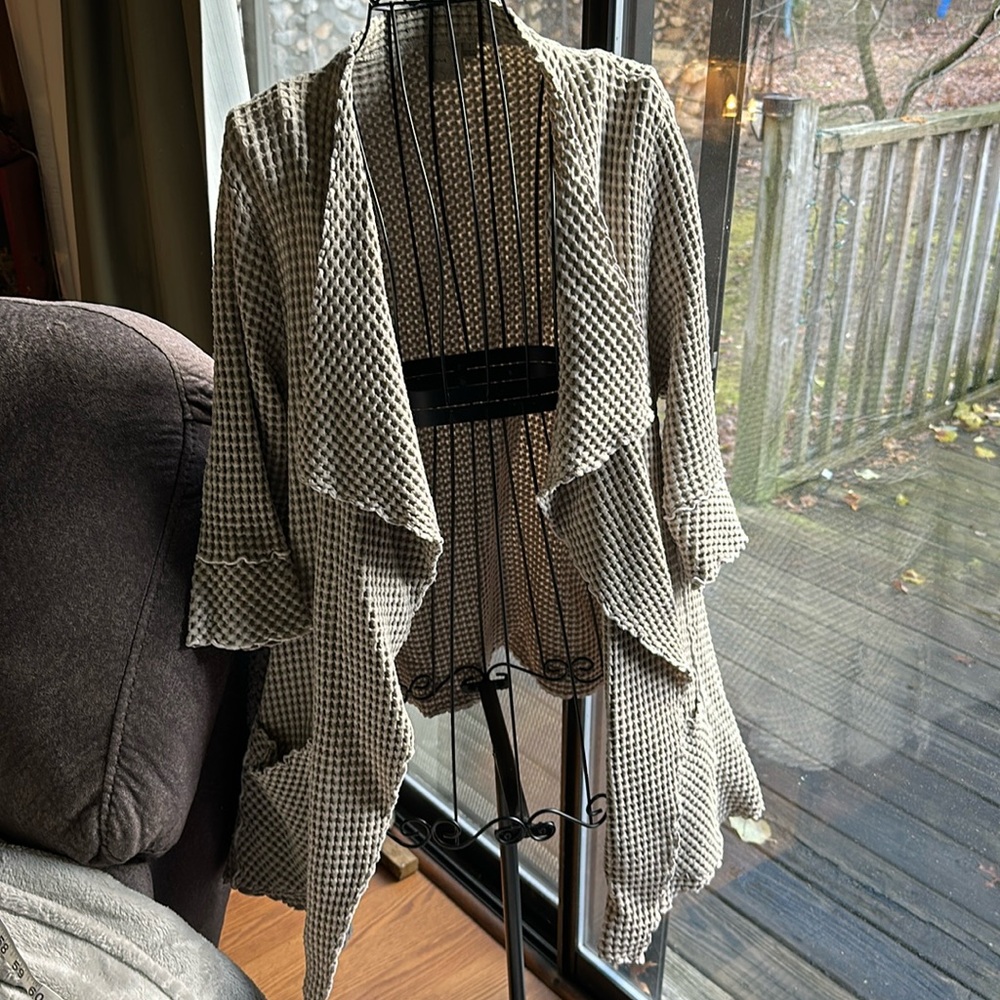 Focus 2000 Cream Cardigan Sweater